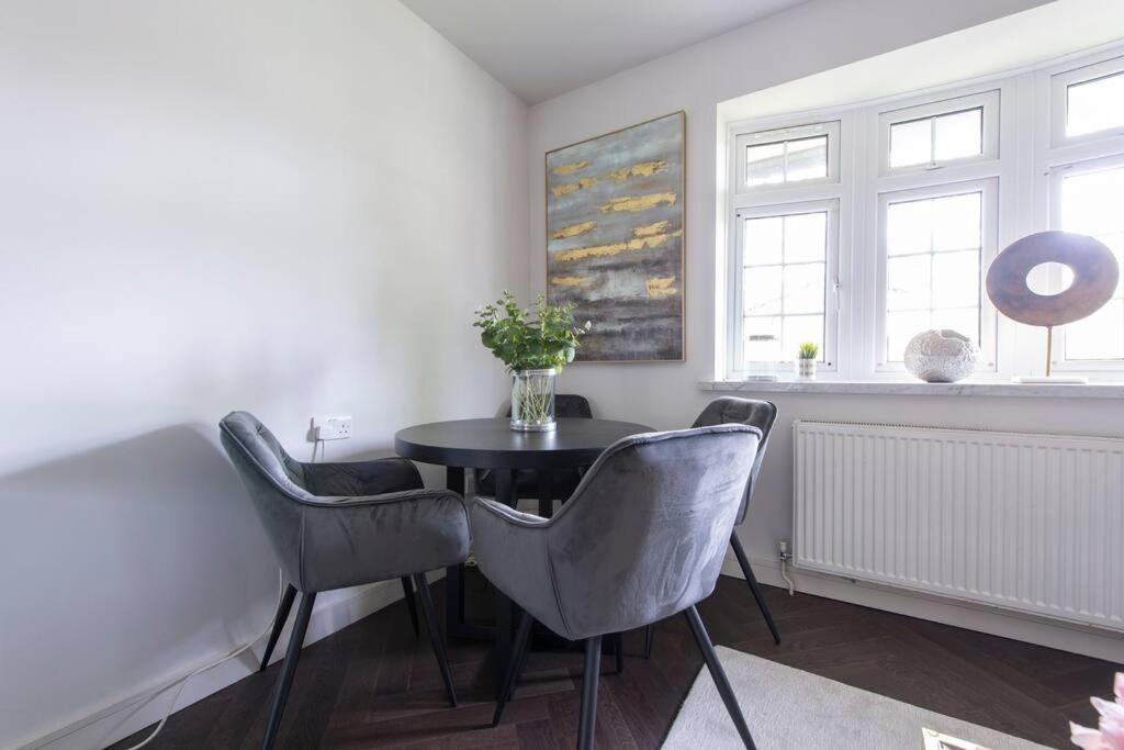 2 Bedroom Modern Urban Sanctuary 1cc - Cherrydeal * London