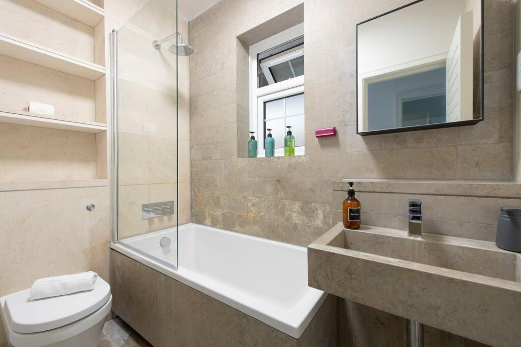 2 Bedroom Modern Urban Sanctuary 1cc - Cherrydeal *