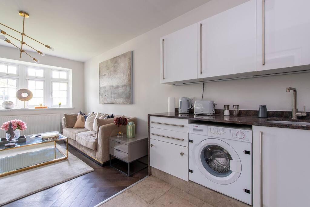 2 Bedroom Modern Urban Sanctuary 1cc - Cherrydeal Apartment London
