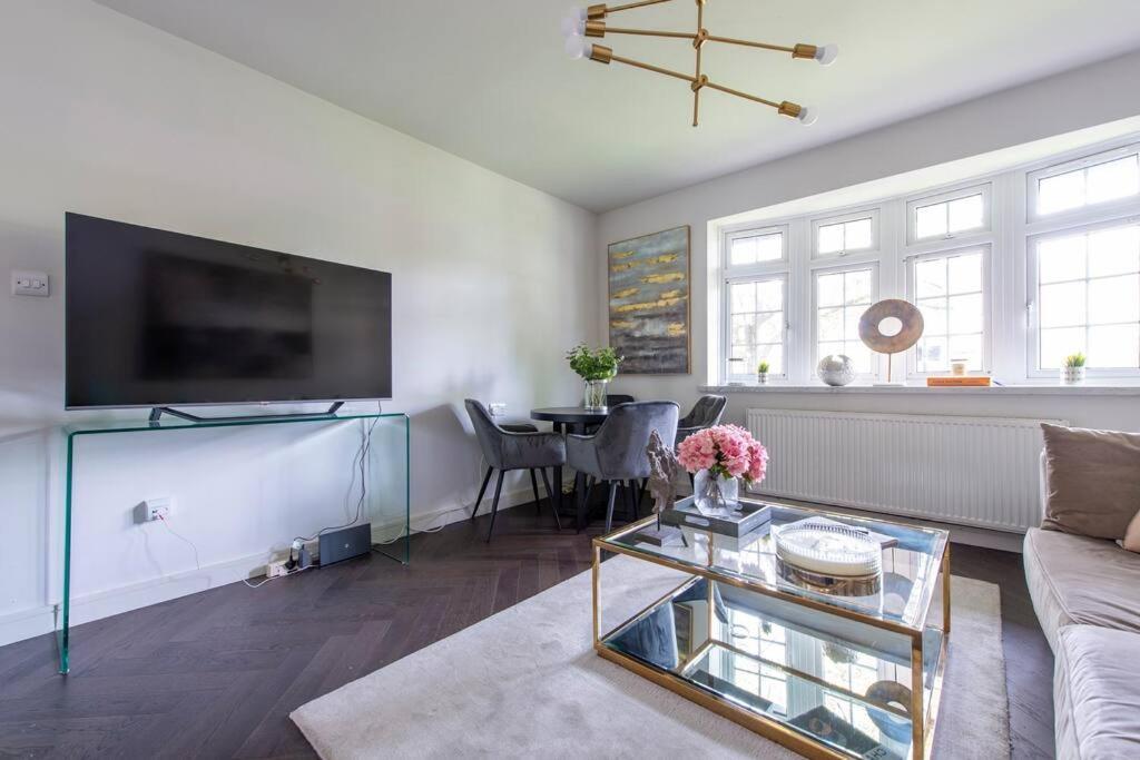 Apartment 2 Bedroom Modern Urban Sanctuary 1cc - Cherrydeal London