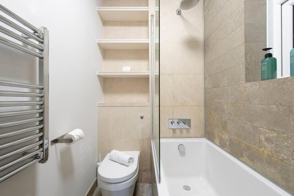 2 Bedroom Modern Urban Sanctuary 1cc - Cherrydeal London