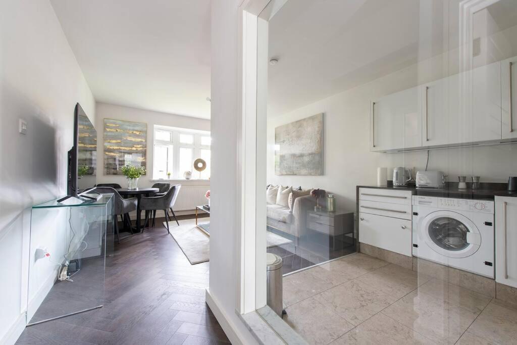 2 Bedroom Modern Urban Sanctuary 1cc - Cherrydeal * London