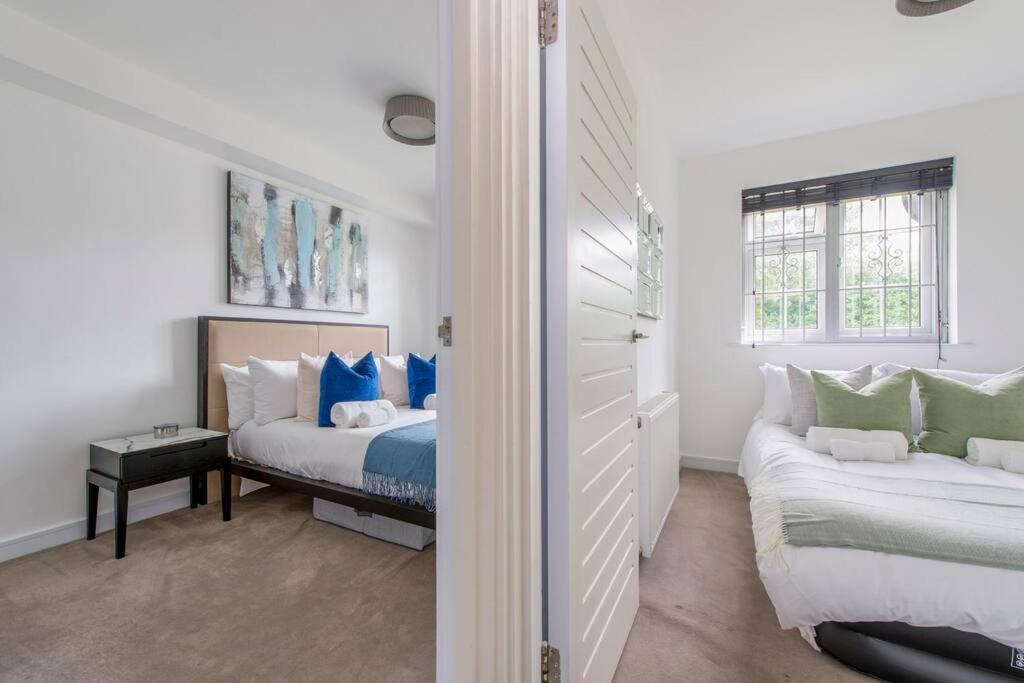 Apartment 2 Bedroom Modern Urban Sanctuary 1cc - Cherrydeal